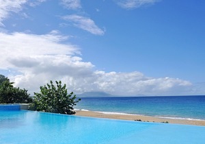 Beachfront guest-friendly residence with pool near everything!