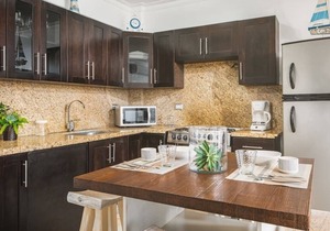 C-1 · Two Bed Condo in front of the Ocean, 2 Pools