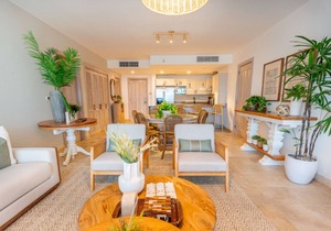 Chic apt with ocean view at Punta Palmera BB
