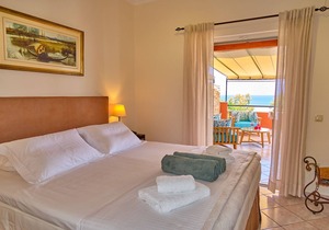 Chrismos Luxury Suites 2A Apraos Corfu