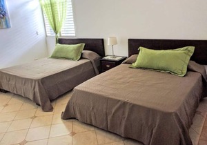 Comfortable,spacious room 2queen beds/private bath