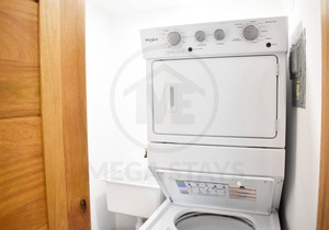 Deluxe 1Bed Apt. City & Sea View WiFi, Pool & Gym