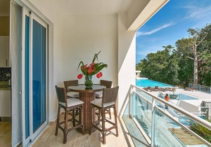 Family-friendly luxury resort on secluded sandy beach, with pool/jacuzzi