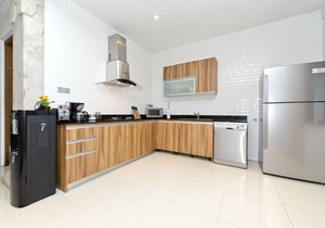 Fresh and modern 4 bedroom Villa In Sanur