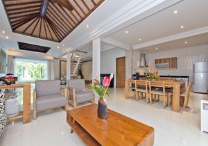 Fresh and modern 4 bedroom Villa In Sanur