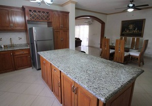 Guest-friendly 14BD complex in central Sosua, 2 pools, fast Internet, cable TV