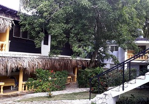 Guest-friendly 2BD condo, steps from Sosua beach