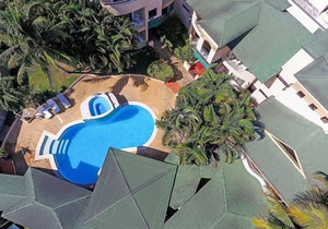 Guest-friendly apartment in central Sosua, pool/internet/cable TV/free breakfast
