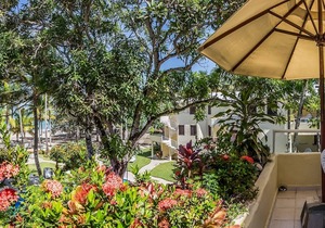 Guest-friendly beachfront penthouse, sea views, top floor, pool, near all!