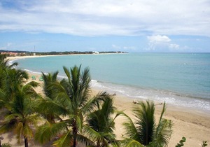 Luxury beachfront 3BD condo, sea views, internet/cable TV/elevator near all