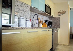 @Marbella 3BR | 11th Floor| Beachfront| Breakfast