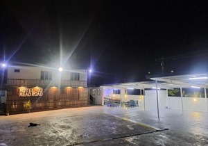 Mead Road Homestay Tours & Transfers Studio