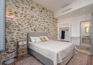 Naxos Center Houses