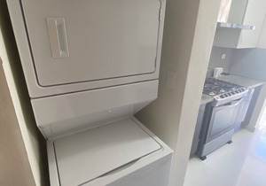 NEW NACO 1-BR Apt/2 Park/Gym/Jacuzzi
