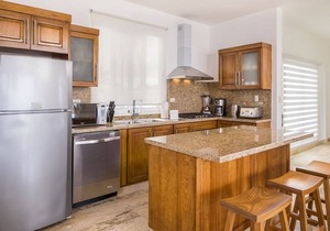 Oceanfront villa on a sandy beach, private pool & golf cart, gym/tennis!