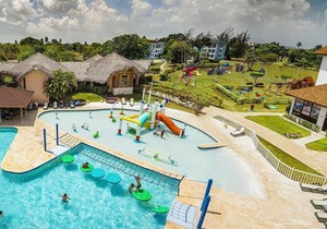 Oceanfront villa on a sandy beach, private pool & golf cart, gym/tennis!