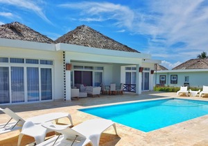 Oceanview three-bedroom luxury villa #15