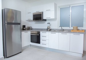 Outstanding 2 Bedroom Apartment, Pool View (B)