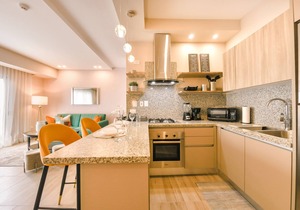 Regatta Living II with Breakfast Included! - 603