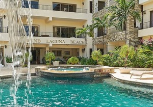 Signature Condo, 2 bedrooms, poolside