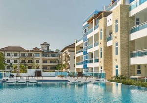 Signature Condo, 2 bedrooms, poolside