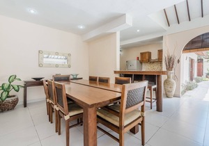Spacious 4BR Villa In The HEART Of Seminyak! - Walking Distance to 'Eat Street'!