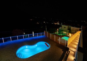Spacious Getaway by Lake Kournas★ 2 Private Pool!