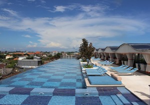 Spacious Modern Suite with Free Minibar Items (T Sand Suite37)