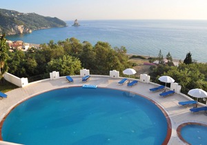 Studio Apartments Maria with Pool and Amazing View - Agios Gordios Beach
