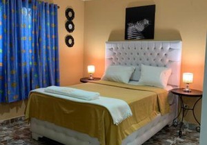 Stylish 1r-1b Apt Near The Beach And Main Street