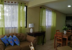 Stylish 2r-2b Apt Near The Beach And Main Street