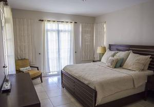 Three-bedroom apartment #52