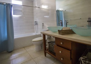 Three-bedroom apartment #52