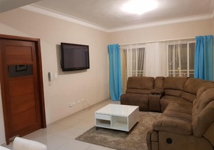 Torre don angel, calle paseo de los locutores, sector evaristo morales, raquel salazar , cel: 809-998_8927