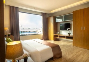 Weston Suites Hotel