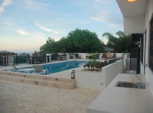 Top Of The Hill Sea | Los Cerros