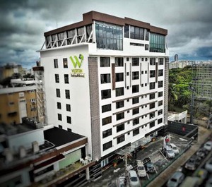 Weston Suites Hotel 