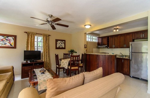 Urbanizacion Tavarez House | 1-bedroom pets-friendly condo in Sosua, AC/TV/Wi-Fi/parking