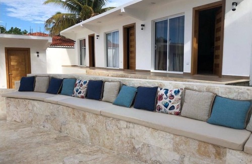 La Mulata Villa | 12 bedroom Villa with Heated Jacuzzi