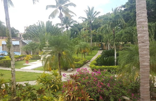 El Batey Apartment | 1BD guest-friendly condo in Sosua center, pool, wifi, cable TV