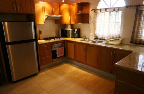 Cabarete Villa | 2BD/2BTH villa near beach and shops, with parking/cable Television/Internet