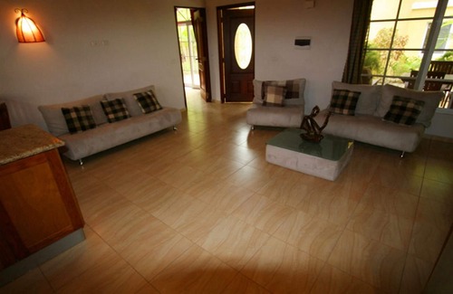 Cabarete Villa | 2BD/2BTH villa near beach and shops, with parking/cable Television/Internet