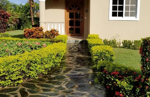 Urbanizacion Tavarez Villa | 2BD villa, private pool, tennis/basket/football courts, steps from beaches/shops