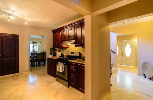 Playa Chiquita Villa | 4BR Villa: private pool, bathtube, near ocean