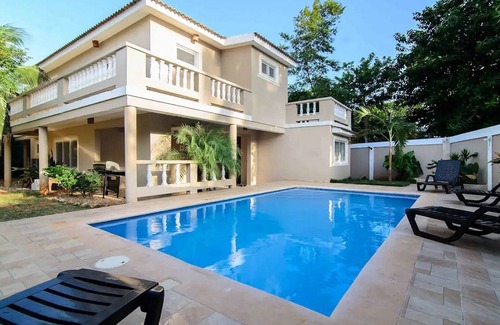 Playa Chiquita Villa | 4BR Villa: private pool, bathtube, near ocean