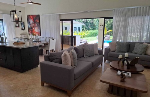 Urbanizacion Tavarez Villa | 5 bedrooms luxury villa in Hispañola residential/Sosua