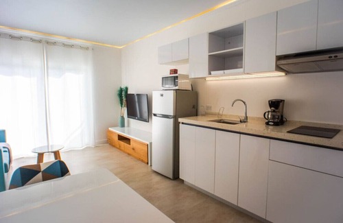 Playa Chiquita Apartment | A Modern Studio In Ocean Village