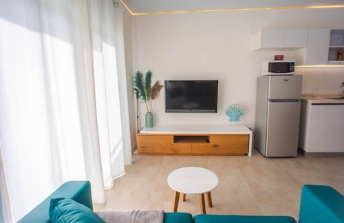 Playa Chiquita Apartment | A Modern Studio In Ocean Village