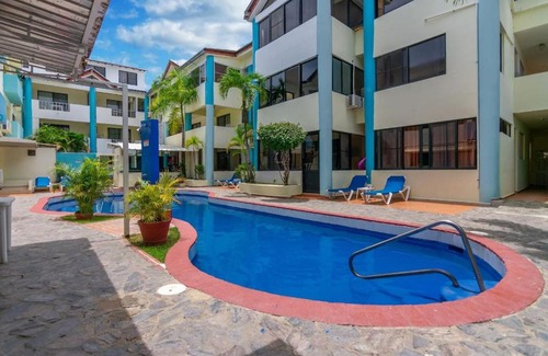 El Batey Apartment | Apartamentos in Condo Plaza Europa