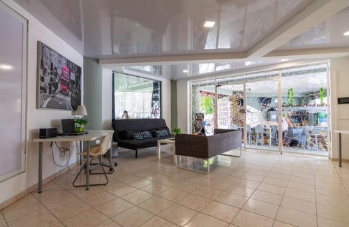 El Batey Apartment | Apartamentos in Condo Plaza Europa
